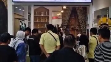 Diduga Gagal Berangkatkan Jemaah, Belasan Korban Geruduk Biro Umroh di Java Mall Semarang